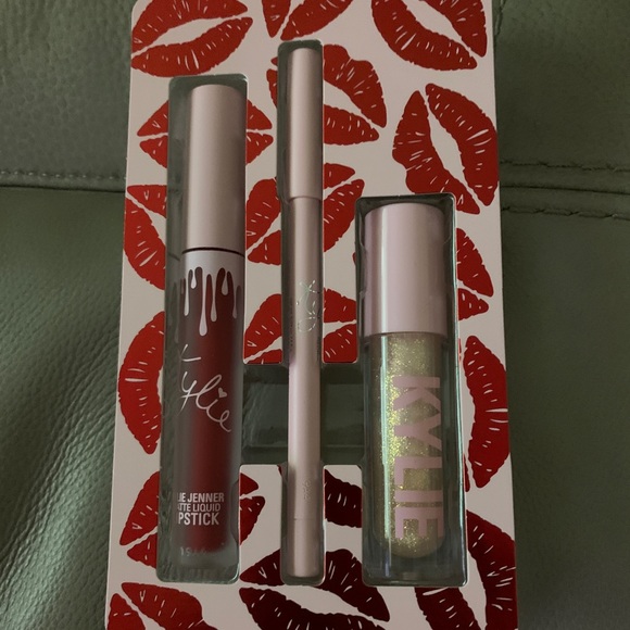 BNIB SOLD OUT! Kylie Cosmetics “The Soulmate Set” - Picture 7 of 7